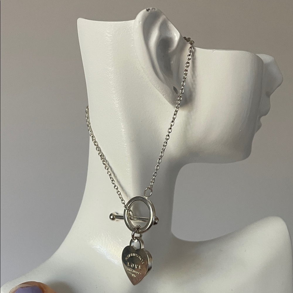 Silver Heart Toggle bracelet with LOVE Pendant - Picture 3 of 3